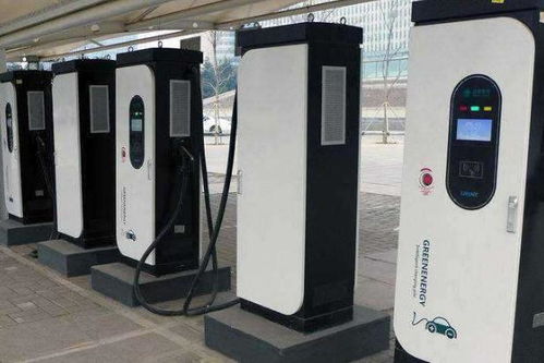 假期充電難 混動(dòng)車型搶充電樁引爭(zhēng)議，新能源充電樁為何區(qū)別對(duì)待？